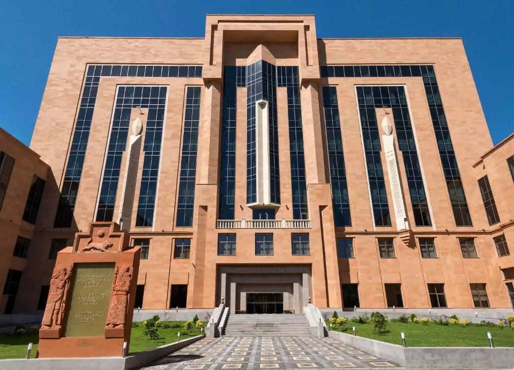 آنی گرند آنی گرند