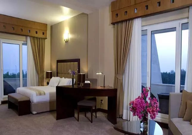 MARINA-PARK-HOTEL-4-compressor