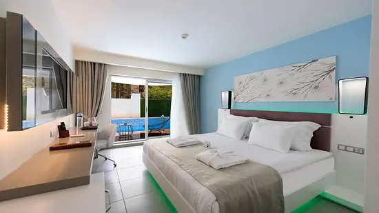 flora-garden-ephesus